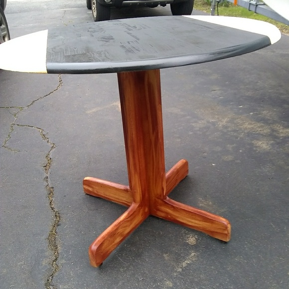 Folding table - Picture 3 of 6
